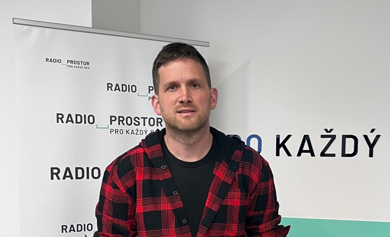 Inspirací jsou pro mě rozpadlé kostelíky a zaniklé vesnice, říká spisovatel Štěpán Javůrek 