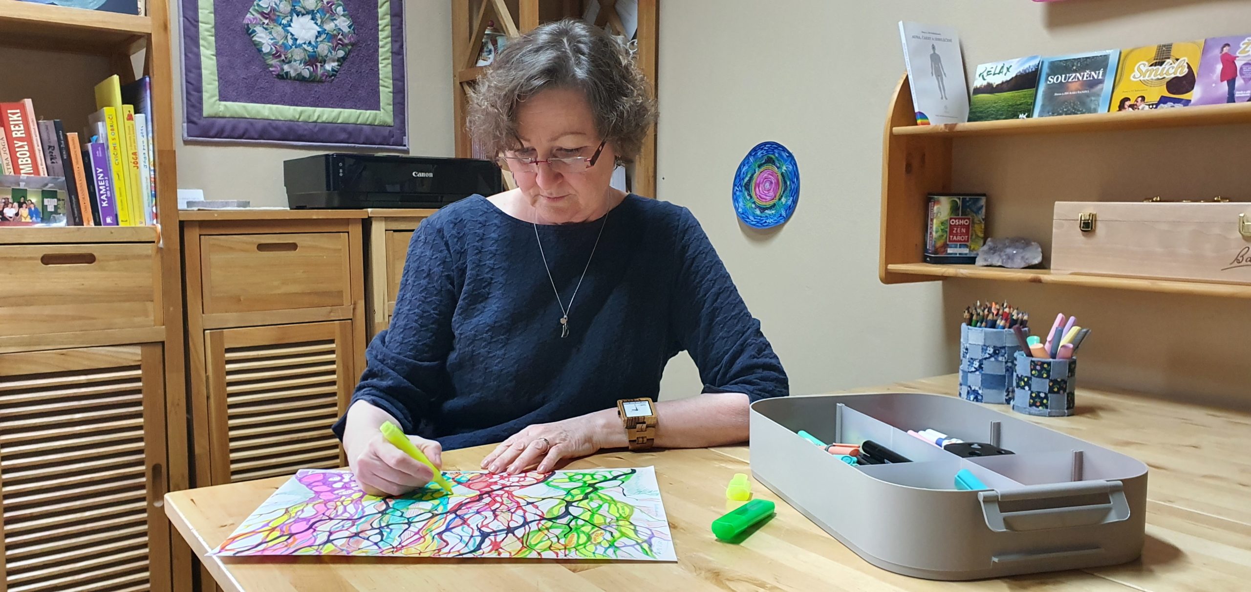 Úzkostí trpí statisíce lidí v Česku. Řešením může být i neurografika