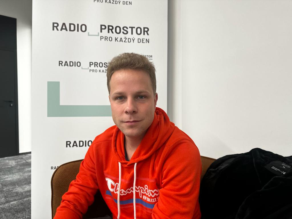 Tancuju úplně stejně, jako chodím. Jen se střídá pravá a levá, říká tanečník Onder