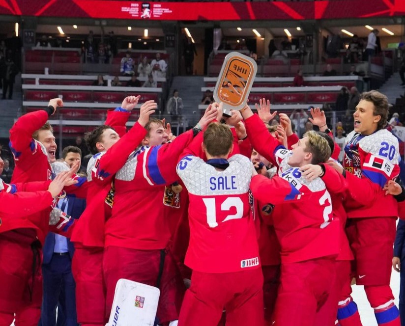 Nápisy zesměšňovaly a publikum bučelo. Právě to kluky motivovalo, hodnotí olympijský vítěz z Nagana