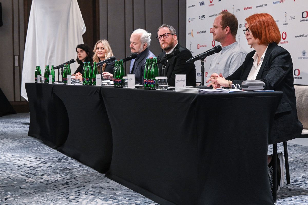 Pořadatelé karlovarského filmového festivalu na první tiskové konferenci oznámili zlomek toho, co pro letošek chystají. Na bližší informace jsme se ptali ředitele festivalu Muchy