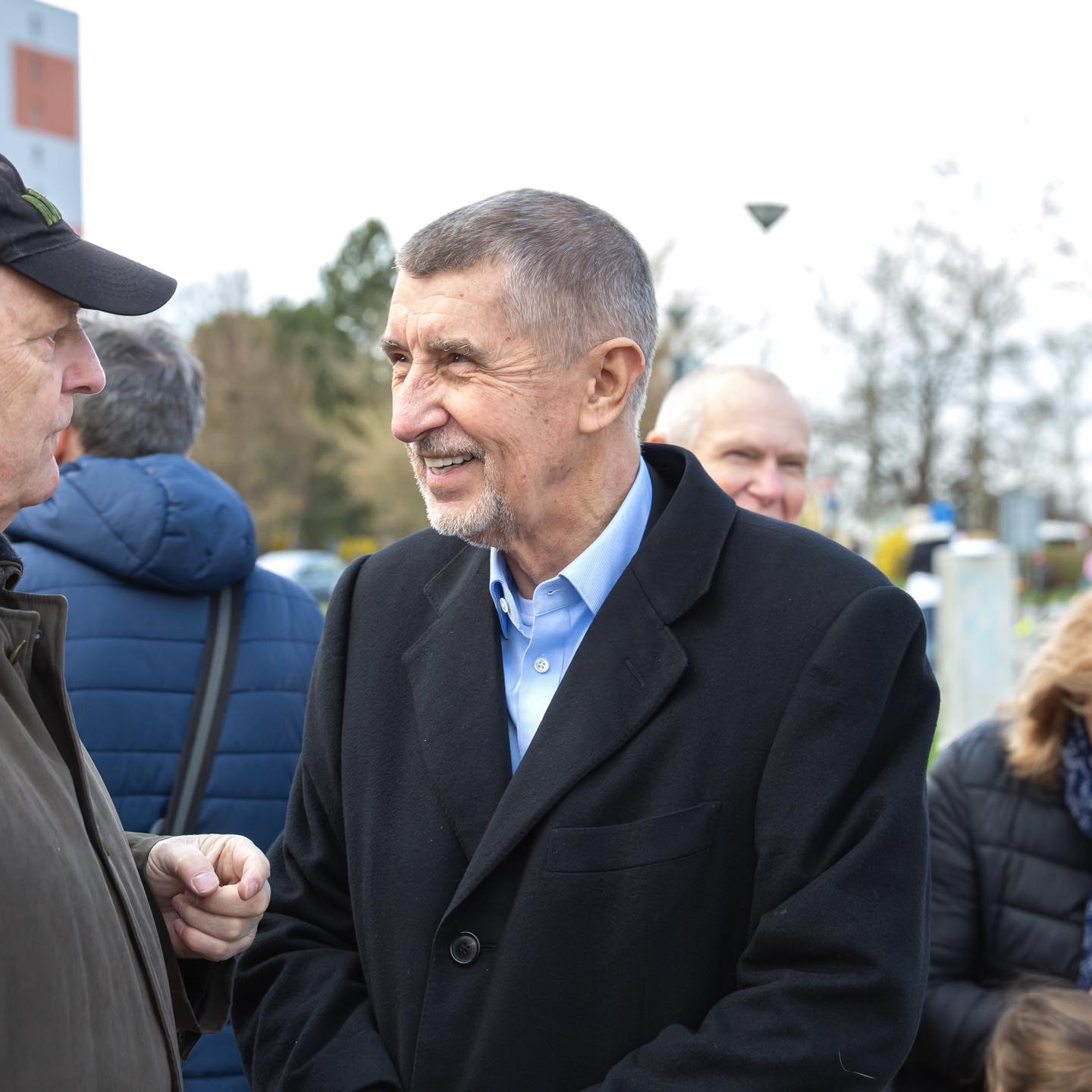 Babiš se hlasů ze zahraničí bojí, říká politolog ke korespondenční volbě