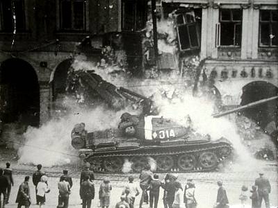 Tento týden si připomínáme 57 let od vpádu vojsk Varšavské smlouvy do Československa. Při této příležitosti se v Liberci otevírá výstava "Srpen 1968 v Liberci"