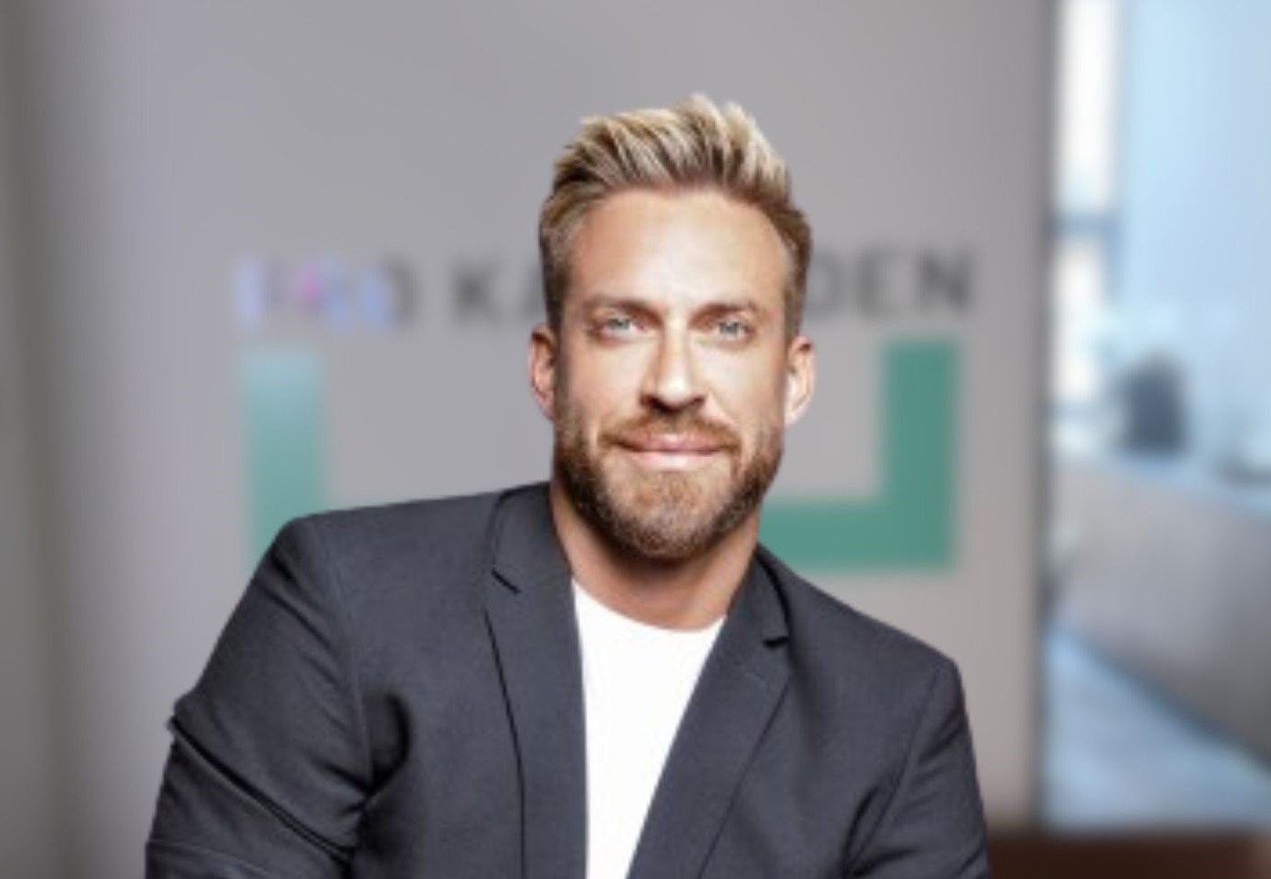 Pokud to takhle zůstane, půjde do pěti let kadeřnický obor úplně do kopru, říká přední český kadeřník Tomáš Arsov