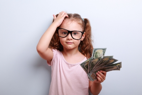 Na to nemám, to ti nekoupím. Věta, která v dítěti může způsobit strach z financí
