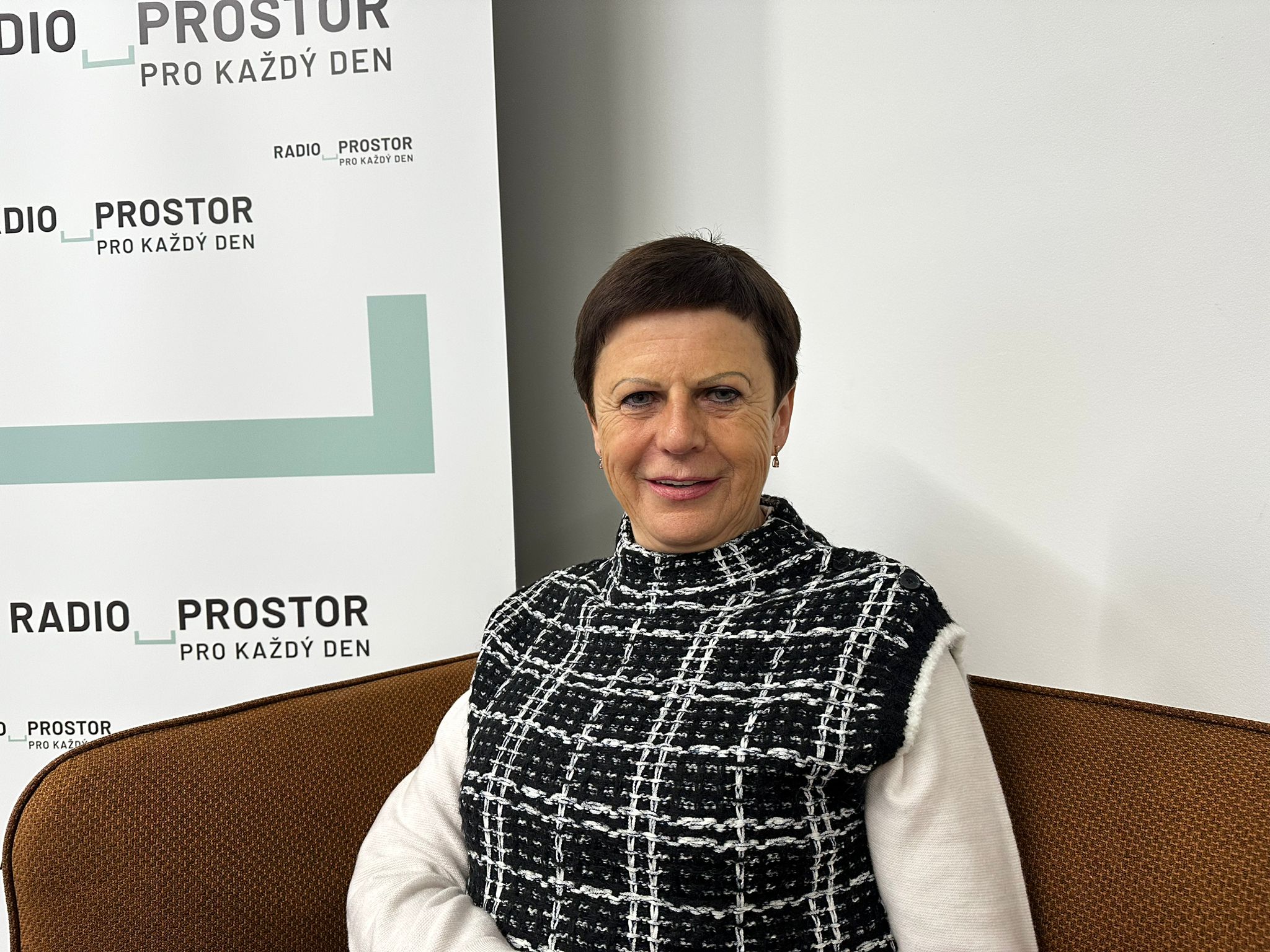 Panika ohledně nedostatku léků není v tuto chvíli na místě. Často si doma děláme zásoby na úkor lidí, na které se pak nedostane