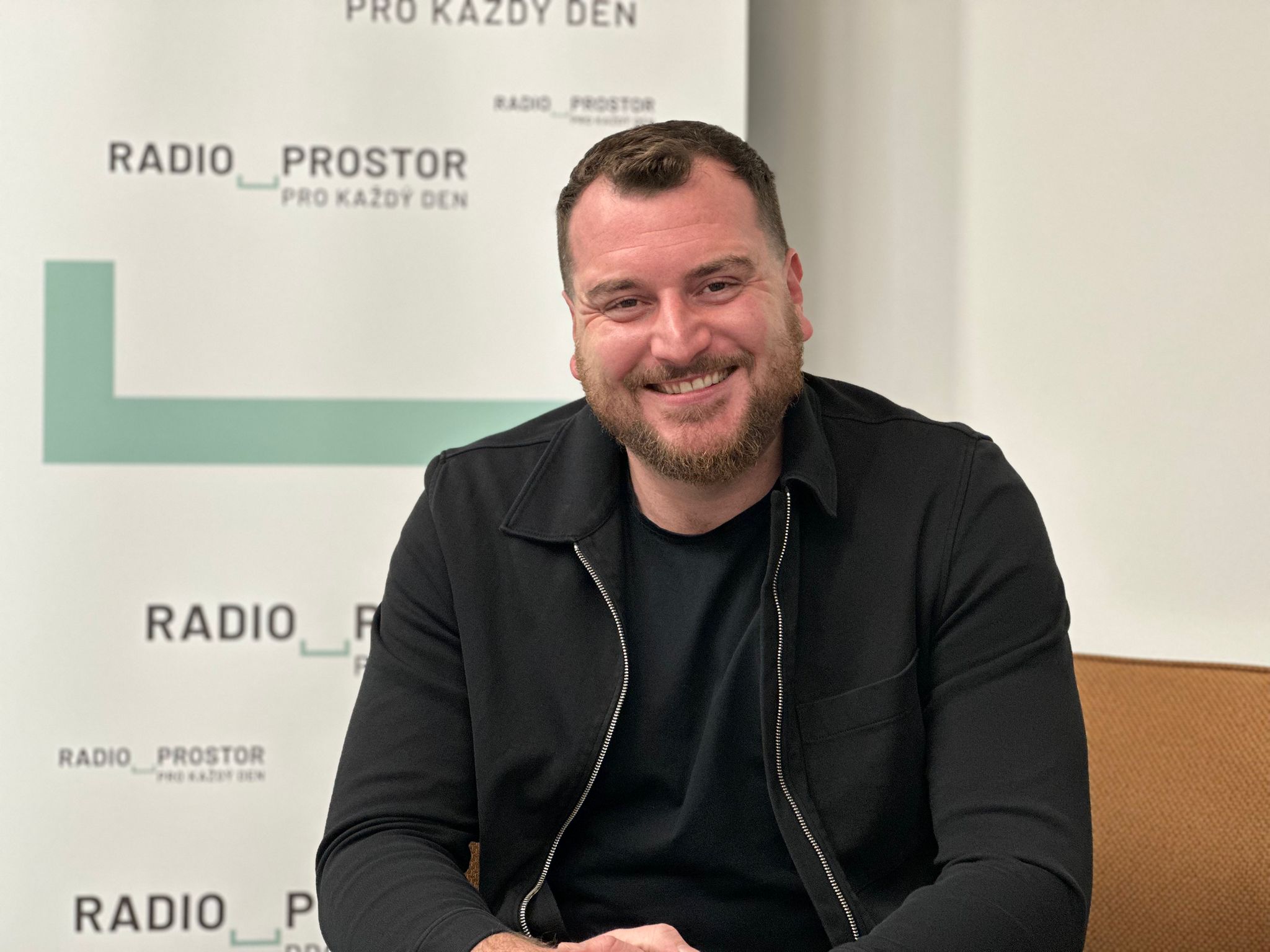 Když máte tým lidí, kteří neposílají vaše myšlenky dál, je to k ničemu, říká CEO Cover Story Kramer