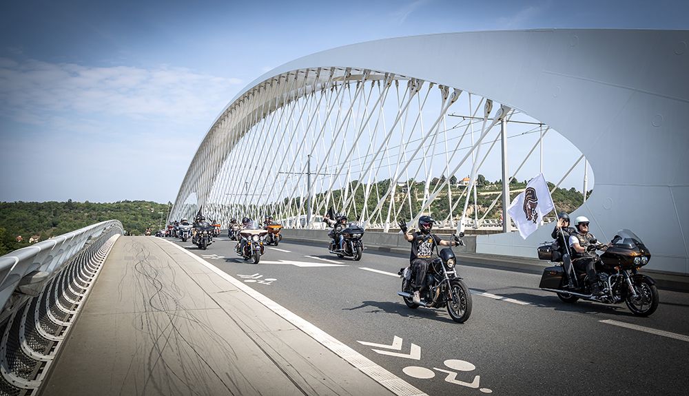 V sobotu 30.srpna Prahou opět projede kolona amerických motocyklů Harley-Davidson i dalších značek