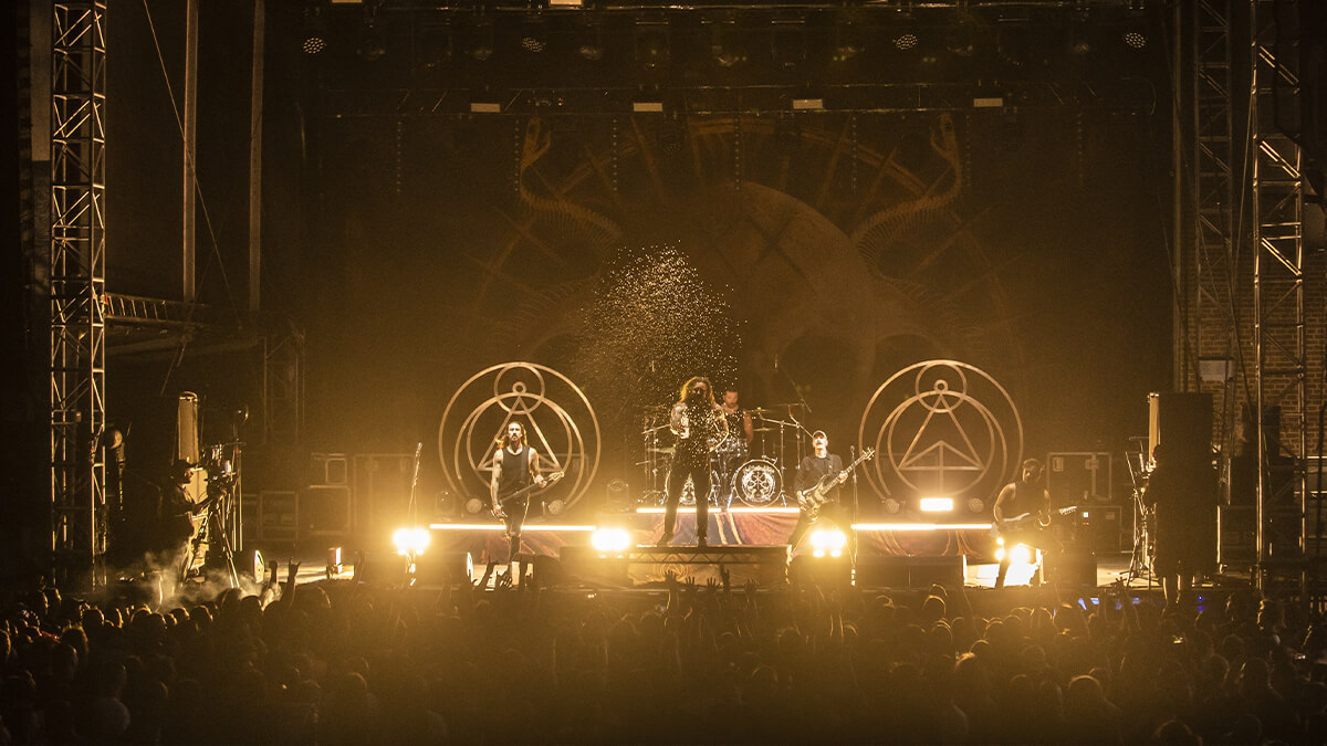 Metalový svátek Brutal Assault dnes odstartoval ve vojenské pevnosti Josefov