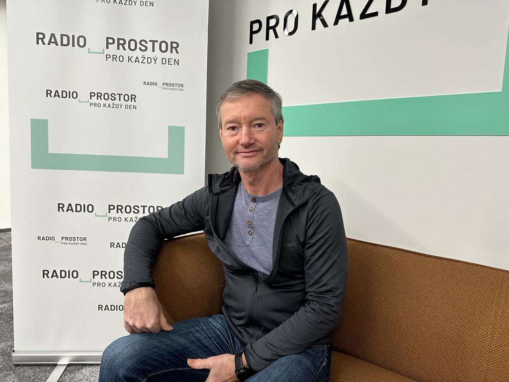 Nepozornost a nezkušenost jsou hlavní důvody pádu na sjezdovkách, říká šéf Asociace horských středisek