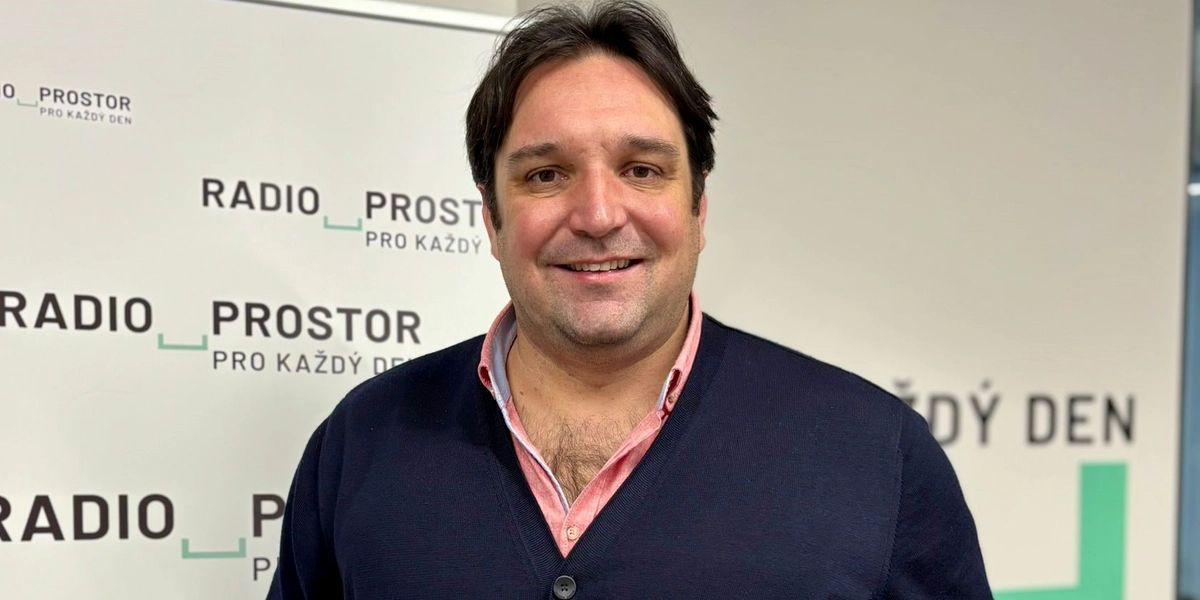 Český basbarytonista Adam Plachetka slaví čtyřicítku stylově – návratem do newyorské Metropolitní opery, kde v květnu ztvární roli hraběte Almavivy ve Figarově svatbě