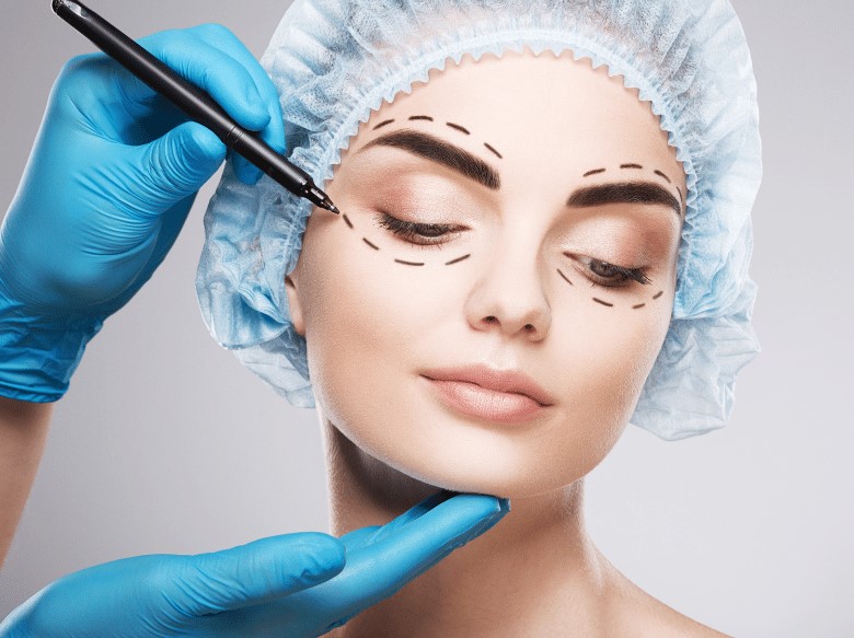 Zájem o botox a výplně mají i muži. Nechtějí se mračit