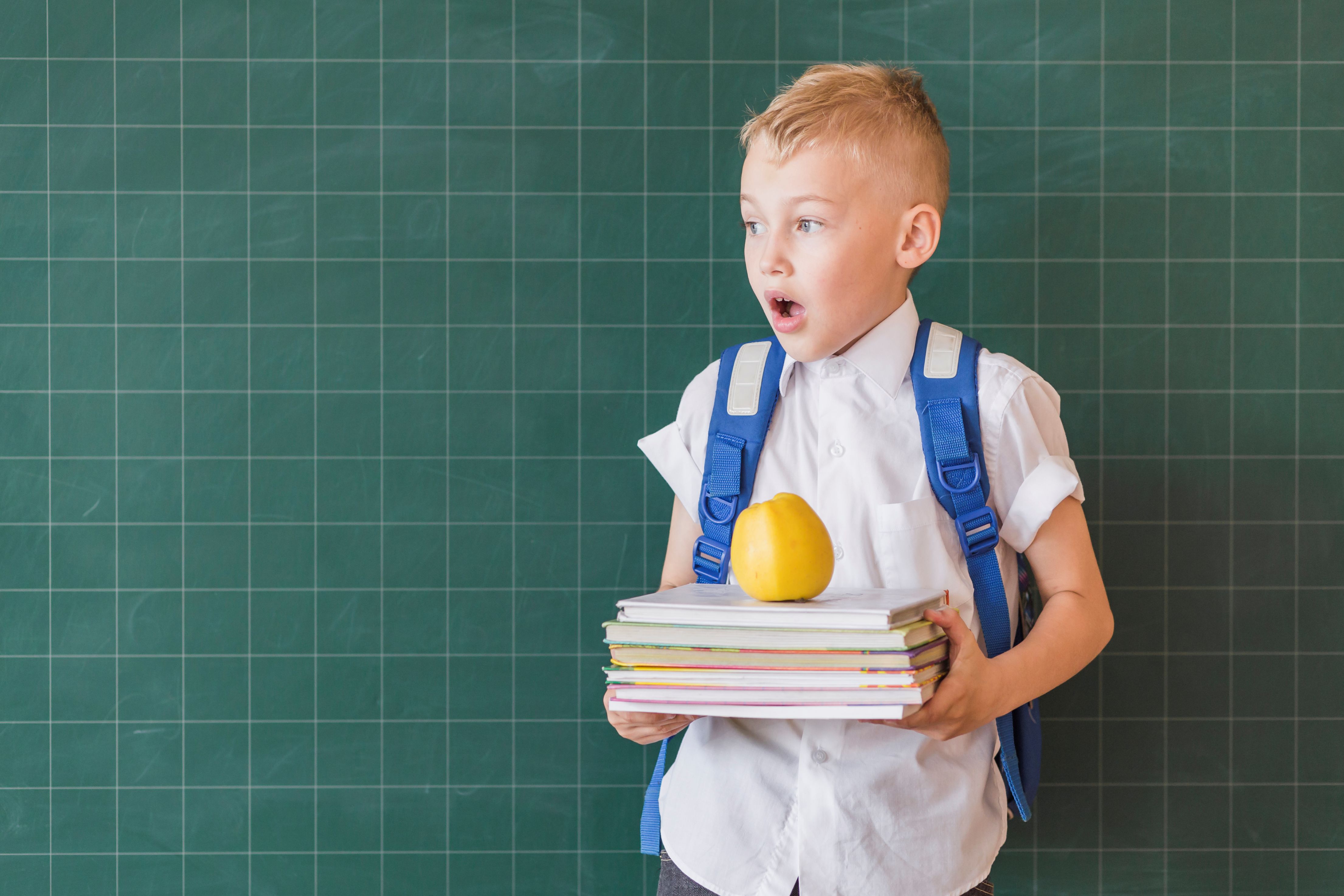 Najednou chceme být jako v zahraničí, u nás významné omezení odkladů školní docházky fungovat nemusí, upozorňuje reportérka Lankašová