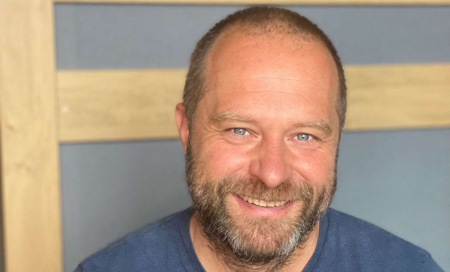 Muži se často bojí svých manželek, protože jako děti byli skoro do sedmnácti let pod autoritou žen. V dospělosti jsou pak málokdy pevnou oporou, říká psycholog Milan Studnička