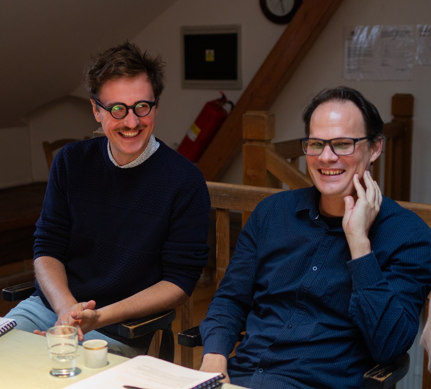 Divadlo Na zábradlí stavělo umělou inteligenci do krizových situací. Vyšla z toho vygenerovaná inscenace Ej Áj