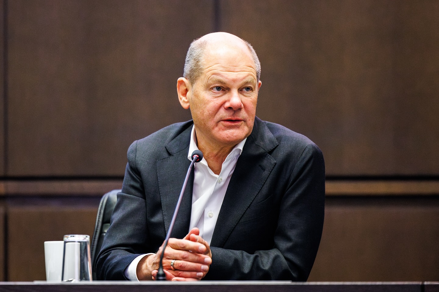 Olaf Scholz slíbil rychlejší a důslednější deportace problémových migrantů