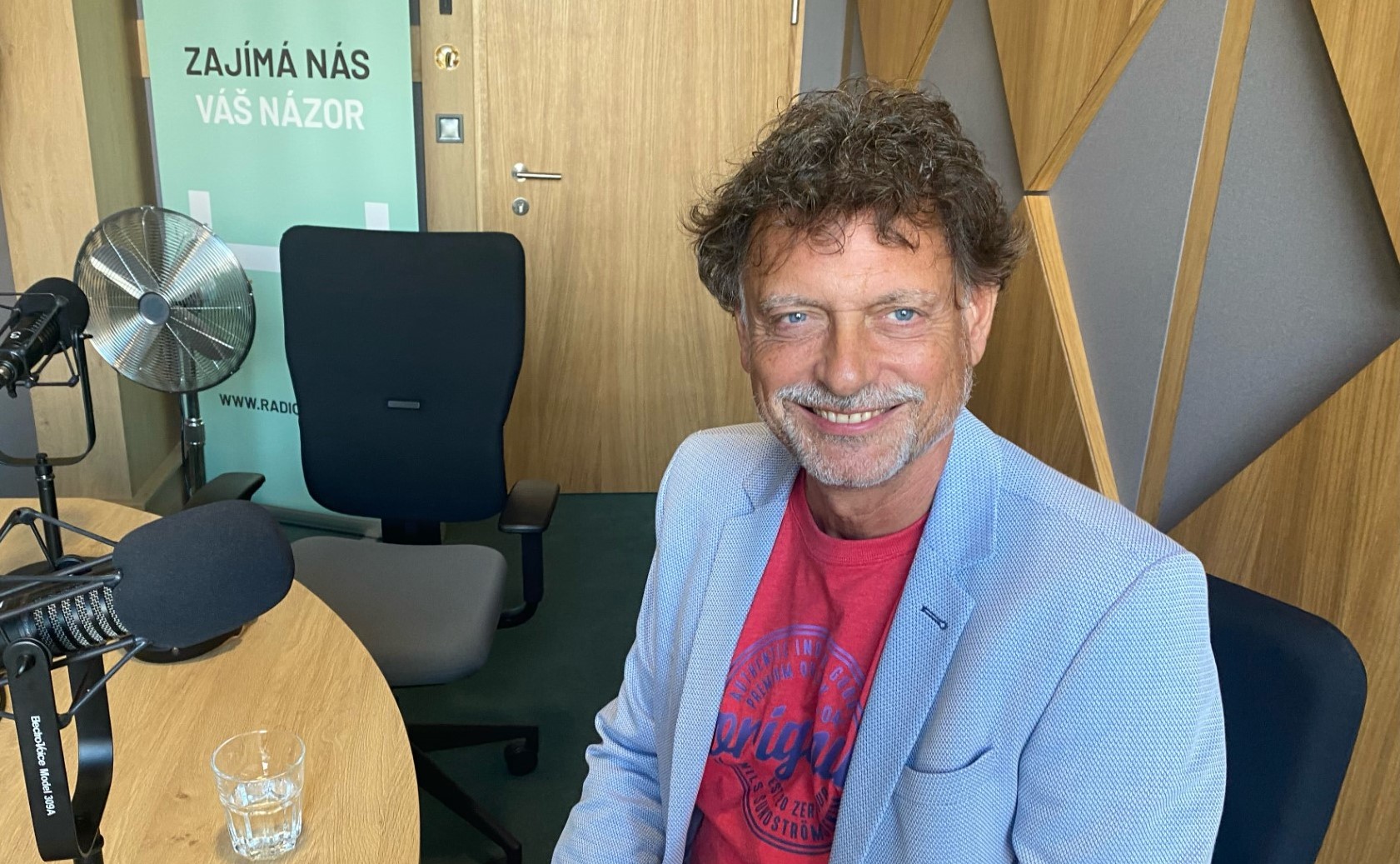 Seriózní diskuse o České televizi není možná, protože jí vůbec nerozumí politici, říká Vadim Petrov