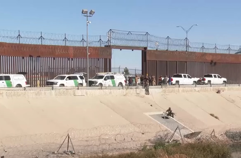 Situace na hranicích Mexika a USA je mnohem klidnější než před rokem. Přesto Trumpova útočná rétorika nepolevuje