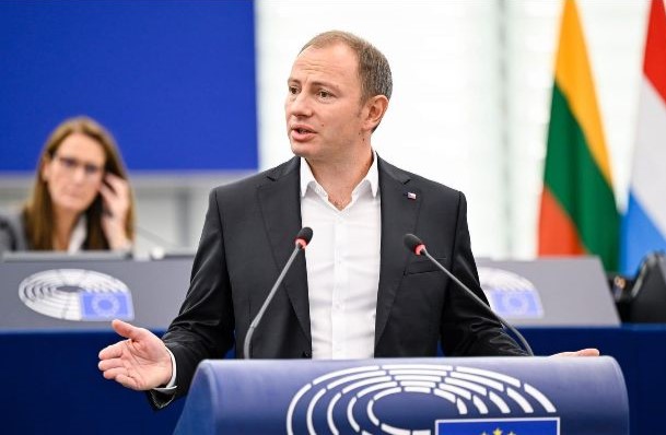 Modré přilby OSN v Libanonu selhaly. Vojáci byli buď slepí nebo útoky Hizballáhu tolerovali, říká Knotek