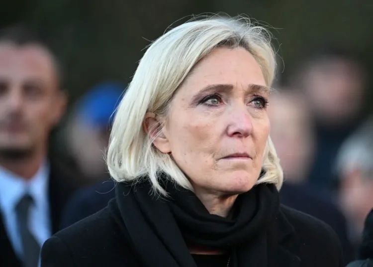 Zákaz politické činnosti ve Francii není nic nového, čelili mu téměř všichni bývalí prezidenti, říká analytička Zlámalová