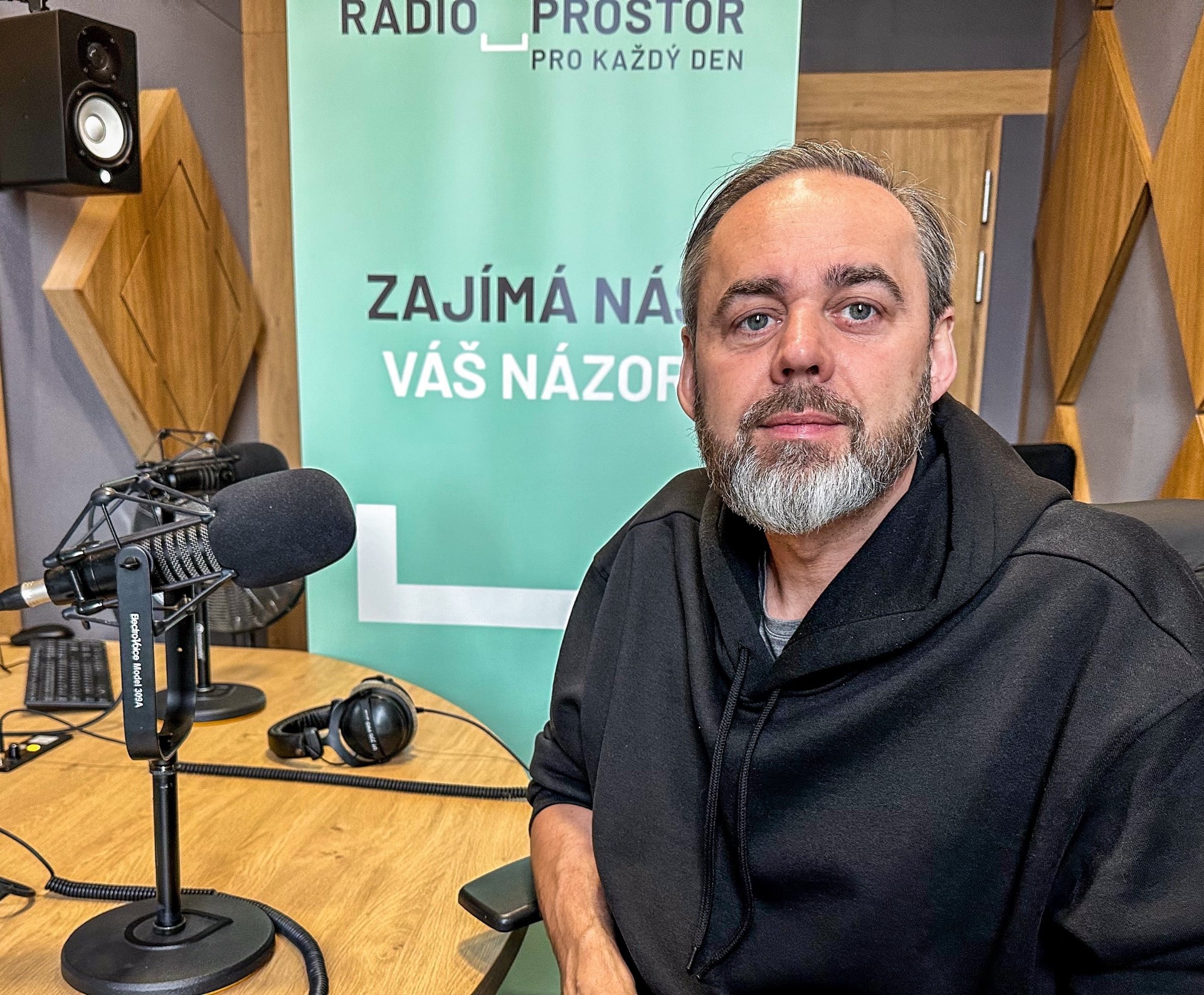 Některé hosty do 7 pádů nedostanu. Bojí se, že nebudou vtipný, říká Honza Dědek