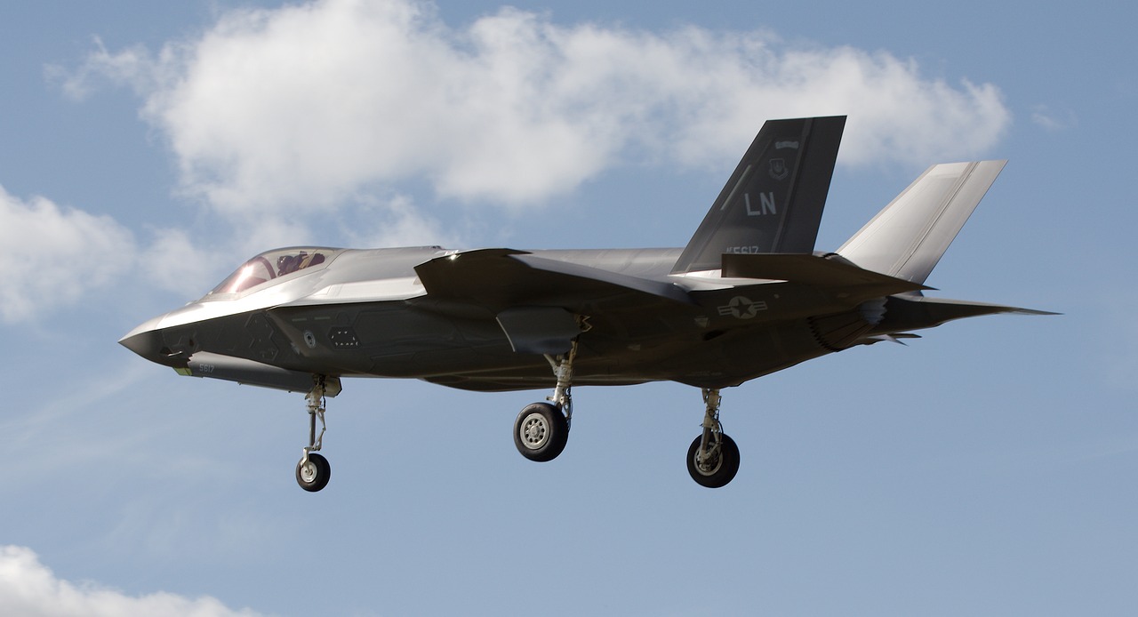 Gripeny jdou do důchodu. Česko nakoupilo nové stíhačky za 150 miliard