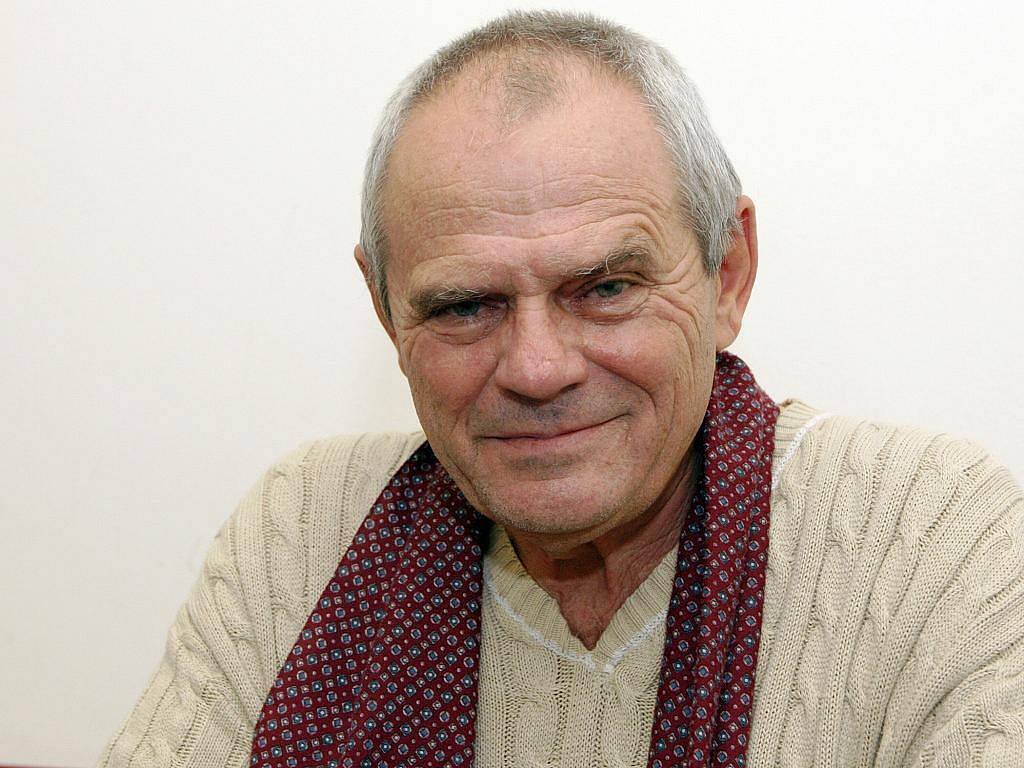 Na Ficovy voliče se nezlobím, na Slovensku zůstávám. Politiku už jsem pověsil na hřebík, říká Kňažko