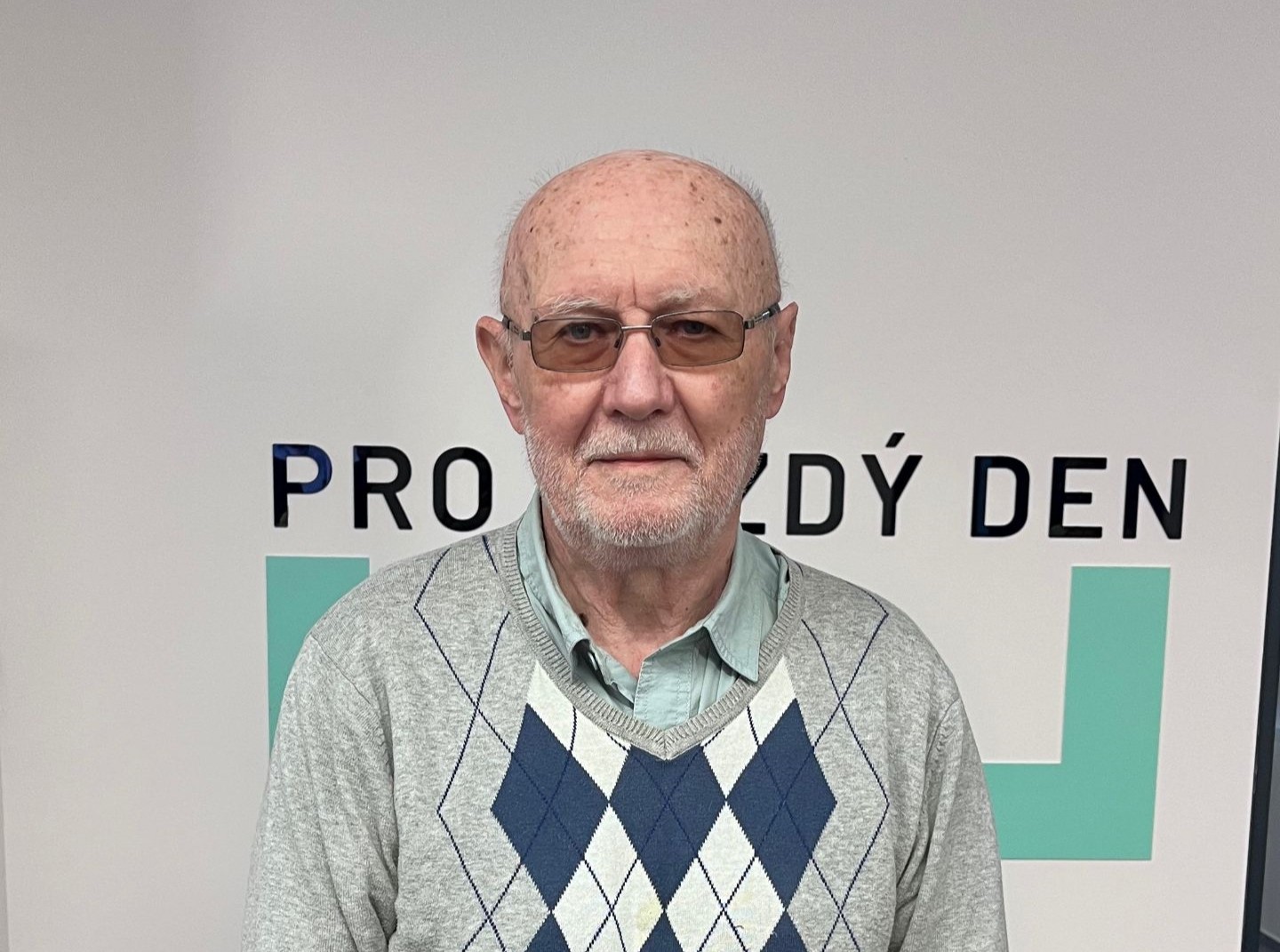 Rodina stojí v první bojové linii proti indoktrinaci ideologiemi, říká spisovatel František Novotný