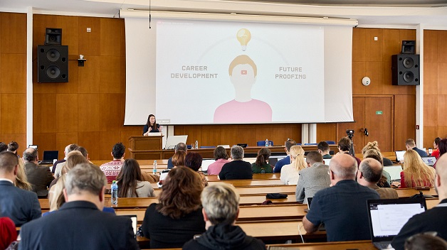 Místo několika let na univerzitě pár měsíců studia. Do Česka míří mikrocertifikáty