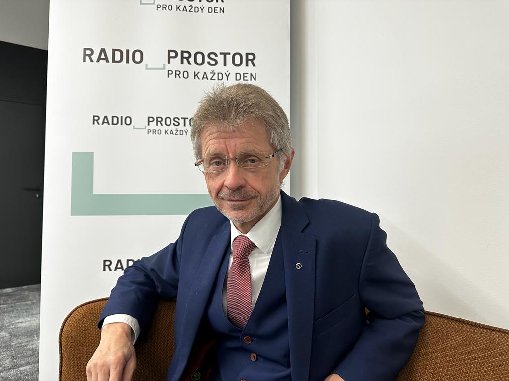 Hamás a Palestina nejsou totéž. Lidský život má velkou cenu, říká šéf Senátu Vystrčil z ODS