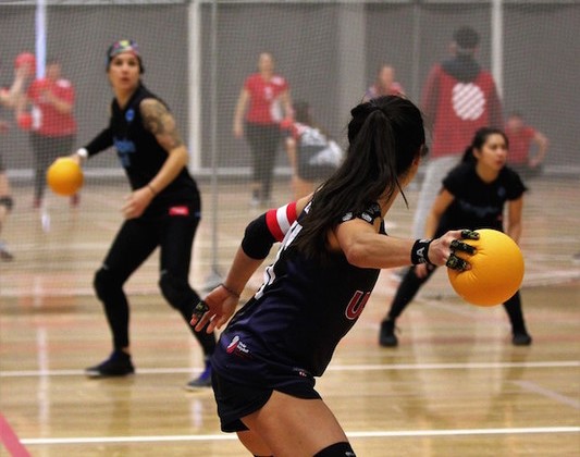 Adrenalin a taktika. I o tom je na popularite nabírající dodgeball