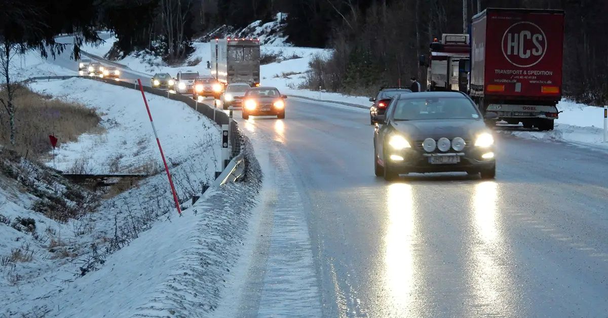 Silničáři pro nadcházející zimní sezonu připravili 55.000 tun soli, přes milion litrů solanky a 213 sypačů