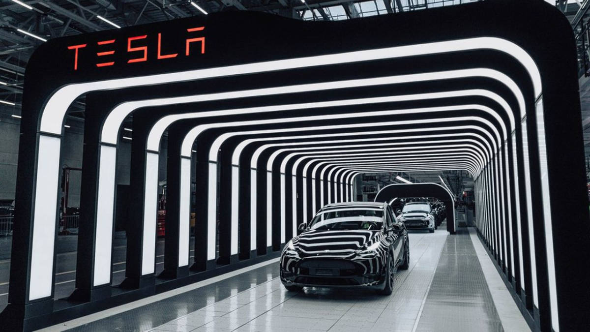 Miliardář Elon Musk od května výrazně utlumí čas, který tráví prací pro Bílý dům. Začne se víc věnovat automobilce Tesla.