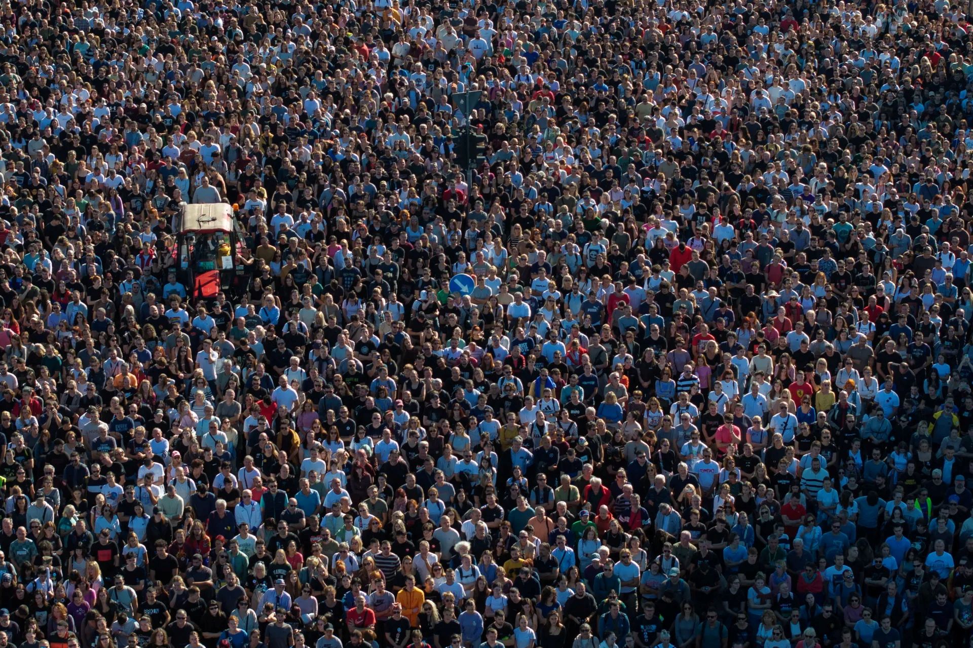 Rok od tragédie v Novém Sadu se nezměnilo skoro nic, protesty jsou čím dál masivnější. Říká Balkanista Novosad