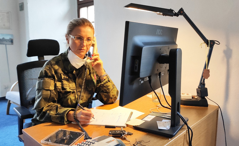 Služba vlasti je o hodnotách, ne o penězích, říká ke zvyšování náborového příspěvku bývalá armádní psycholožka Sováková