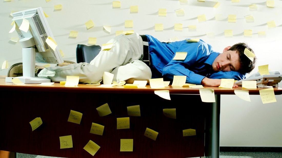 Workoholismus je odraz sebehodnoty. Počet napracovaných hodin  z nás lepšího člověka neudělá, říká terapeutka