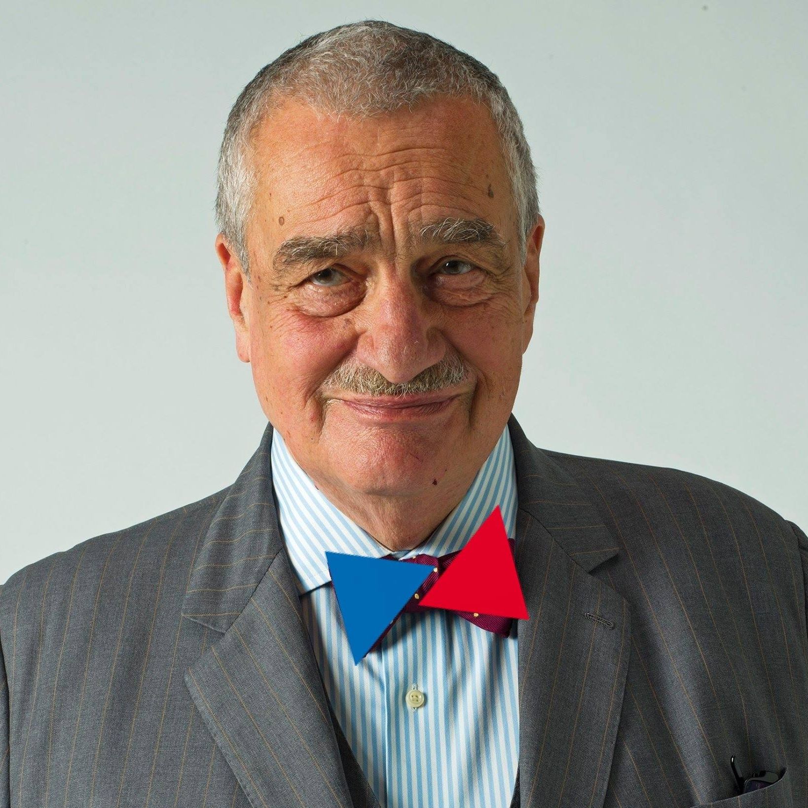 Zapůjčený Řád Bílého lva si Schwarzebergova rodina možná nechá. Uvažuje o tom prezident