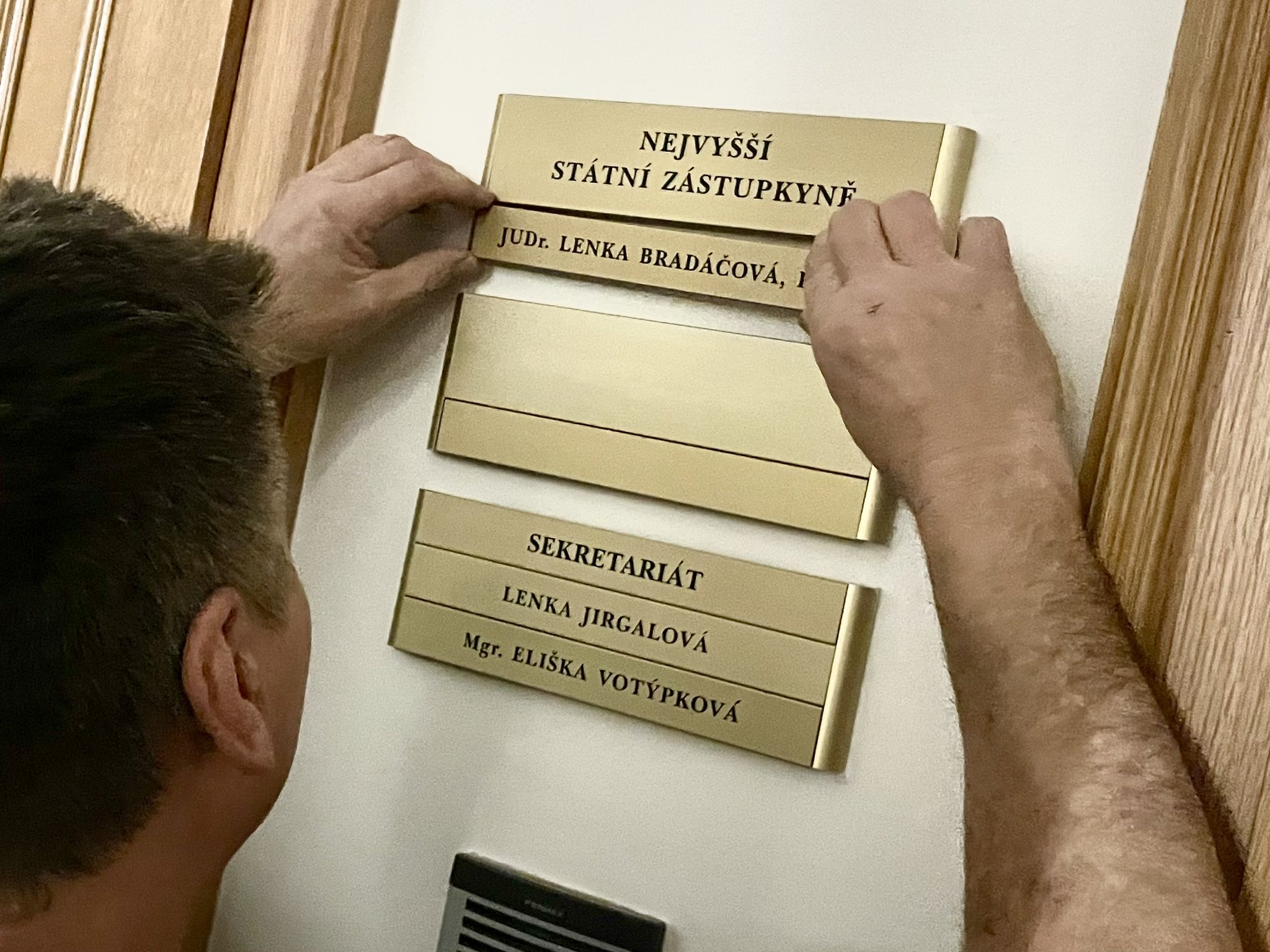 „Její kauzy ovlivnily politický chod.“ Nejvyšší žalobkyní se stala Lenka Bradáčová