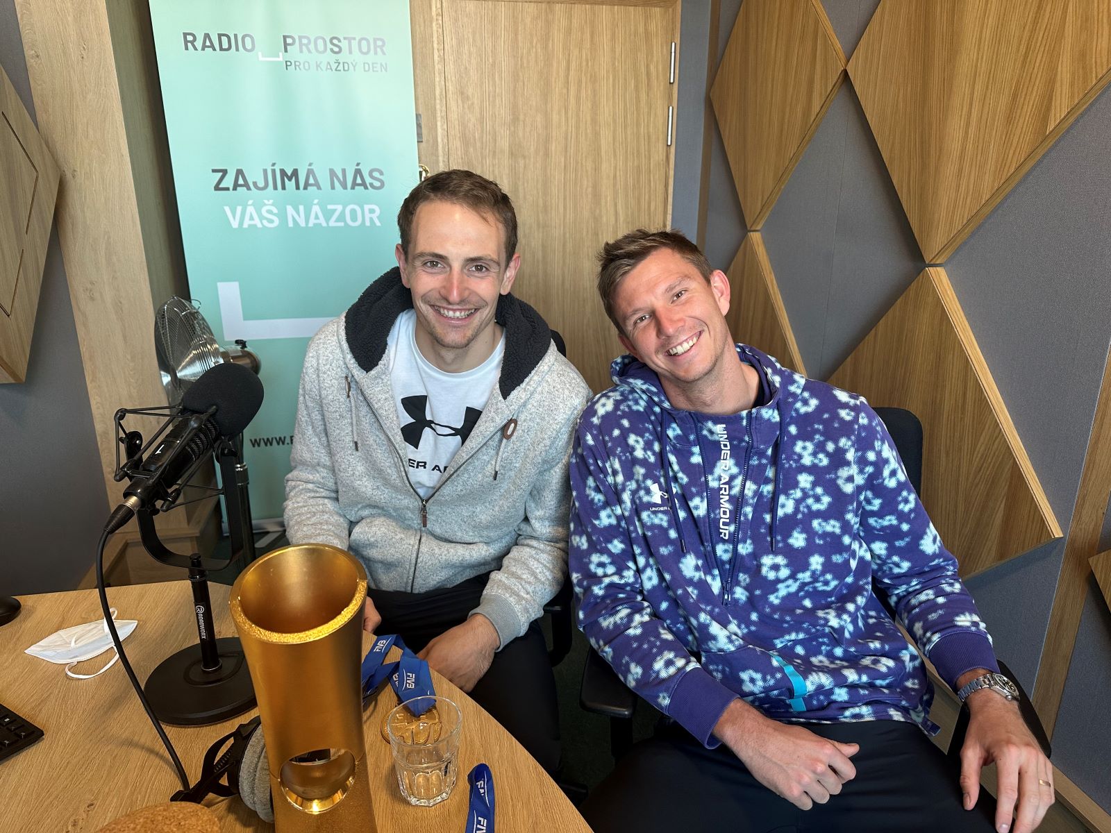 Jsme pořád stejný dřeváci, jen jsme vyhráli mistrovství světa, říkají volejbaloví šampioni Perušič a Schweiner