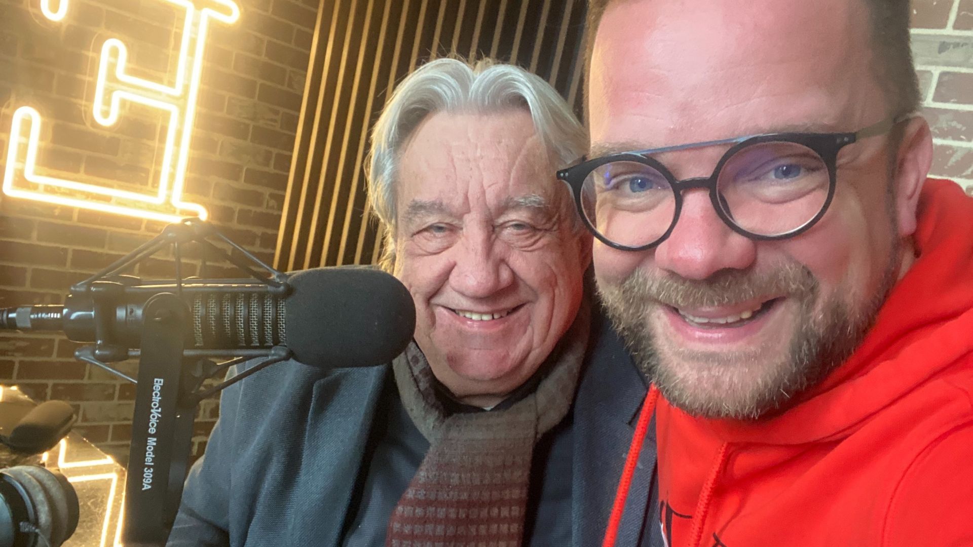 Hvězdný fotograf František Jirásek vydává knihu. Nejen o tom jsme hovořili v živém vysílání