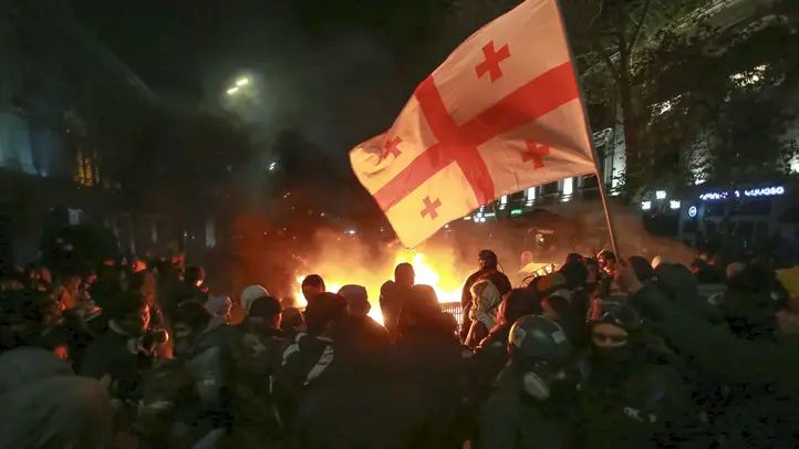 Gruzínci stále nevychladli. Proti vládě protestují už více než 230 dní