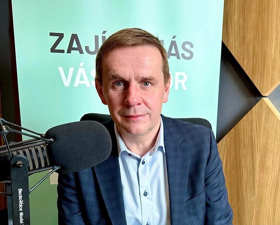 Z Mladé fronty jsem odešel kvůli Babišovi. Svým způsobem mi ale pomohl, říká šéfredaktor Reportéra Čásenský