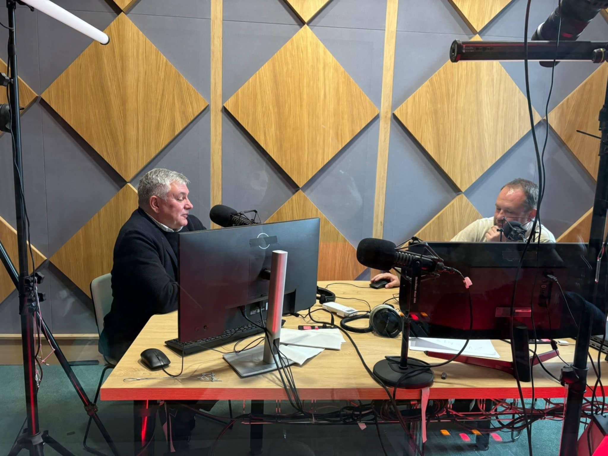 Cokoli se objeví na Trumpa, už nikoho nepřekvapí. Většina Američanů má jasno, říká Miroslav Konvalina