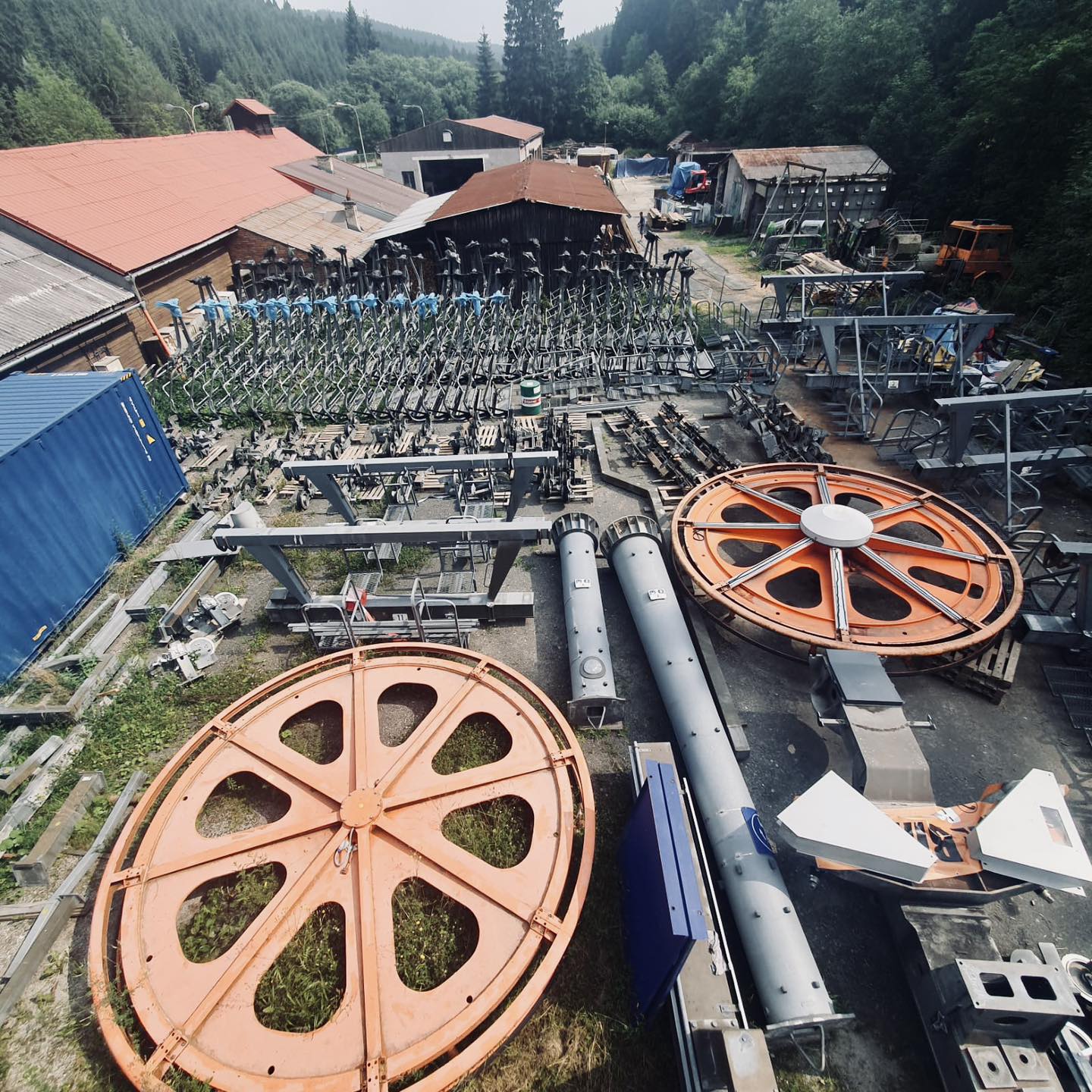 Ve SKI areálu Bílá mění lanovku. Čtyřsedačkovou nahradí moderní vyhřívaná šestisedačková