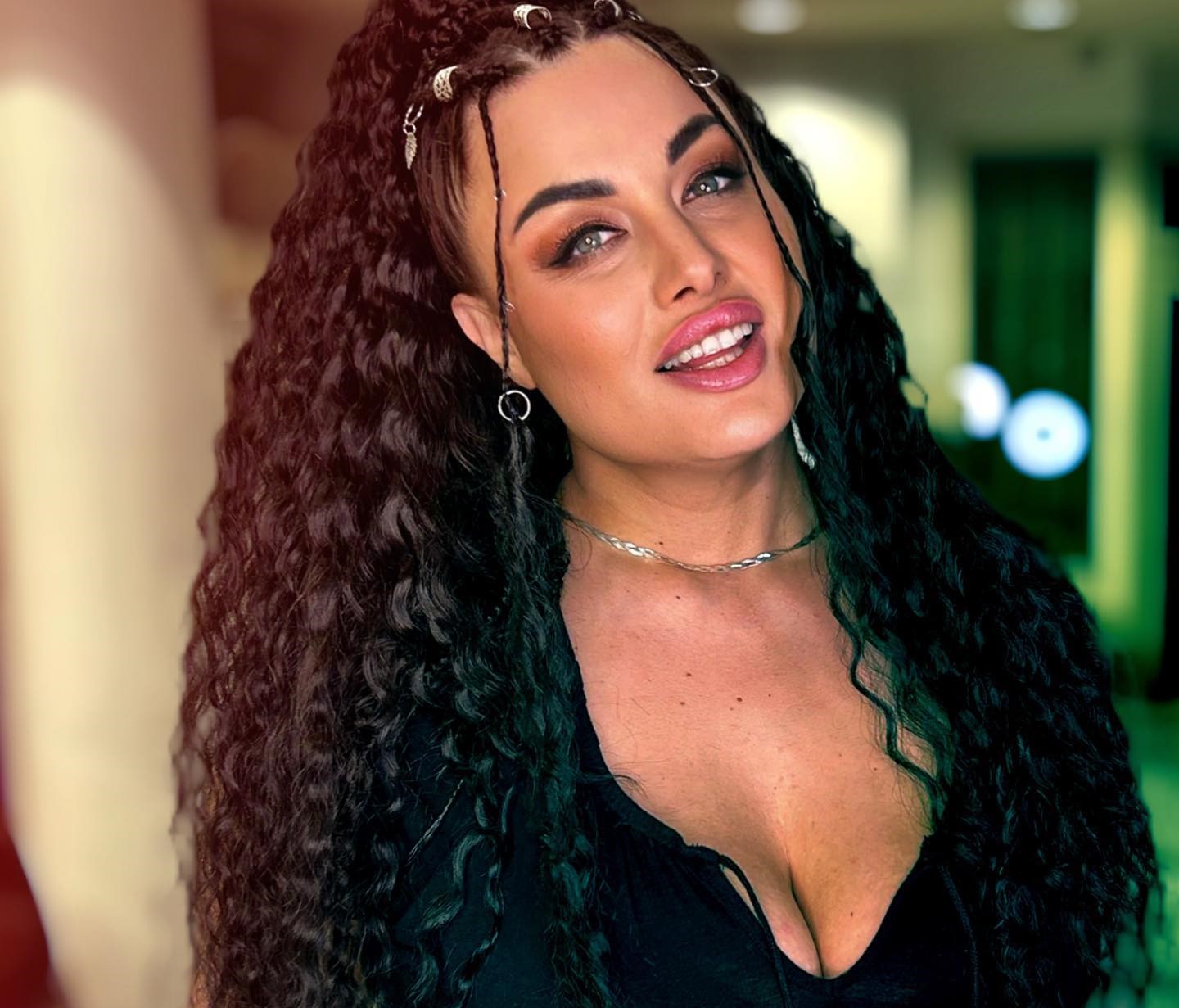 Wendy z Vyvolených vzpomíná na to, jaká byla kdysi a kam se posunula dnes