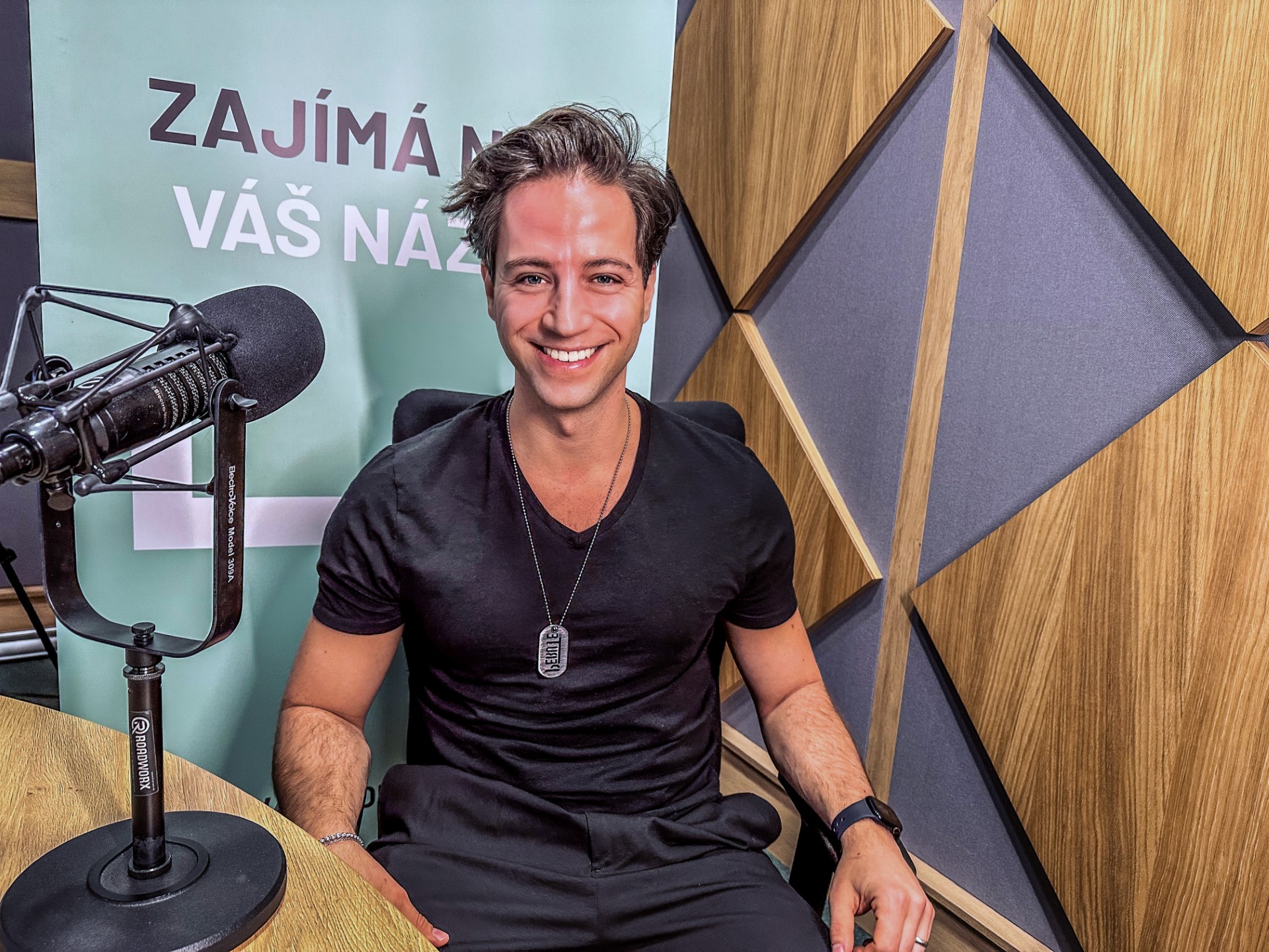 Hudba je moje terapie, moje útočiště a domov. Skrze ní vyjadřuju, co cítím a prožívám, říká Milan Peroutka