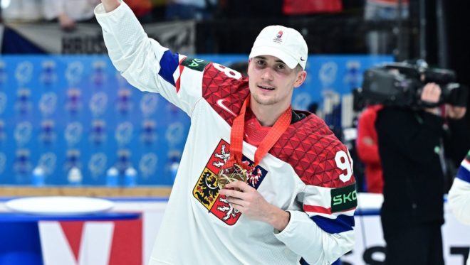 Rulík zveřejnil soupisku hokejistů pro mistrovství světa, po zdravotní prohlídce dorazí i Nečas